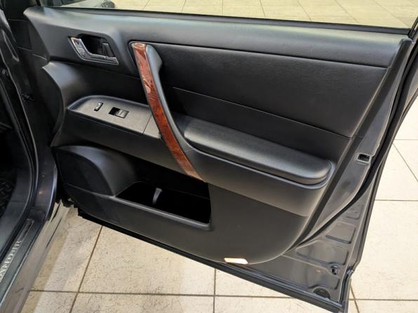 Toyota Highlander II (XU40) Рестайлинг с пробегом 2011 года, цена 2 450 000 рублей, 132600 км, внедорожник, Автокод Объявления