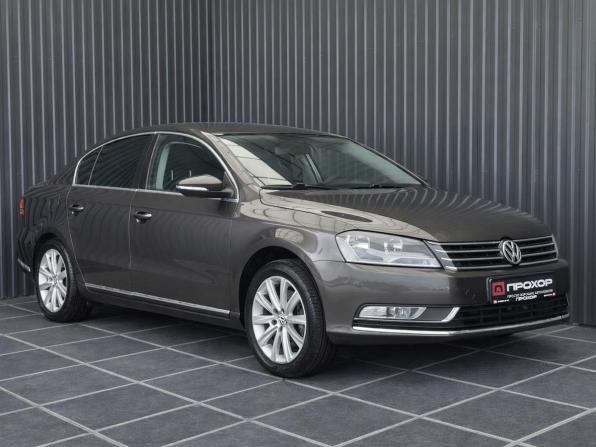 Volkswagen Passat B7 с пробегом 2013 года, цена 1 167 000 рублей, 177875 км, седан, Автокод Объявления