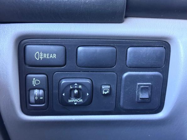 Toyota Land Cruiser 100 Series Рестайлинг 2 с пробегом 2006 года, цена 2 210 000 рублей, 383911 км, внедорожник, Автокод Объявления
