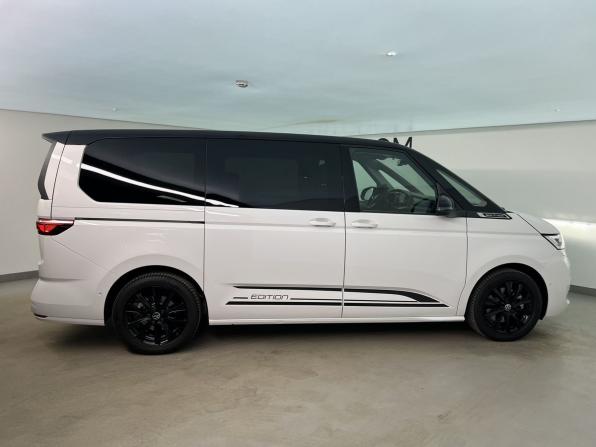 Volkswagen Multivan T7 с пробегом 2025 года, цена 9 975 000 рублей, 5109 км, минивэн, Автокод Объявления