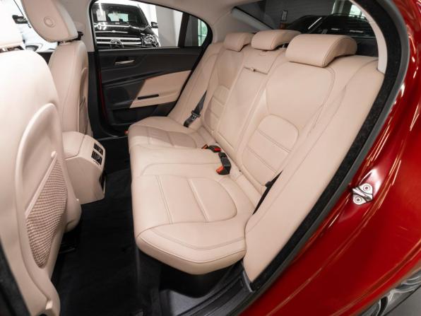 Jaguar XE I с пробегом 2017 года, цена 2 050 000 рублей, 106049 км, седан, Автокод Объявления