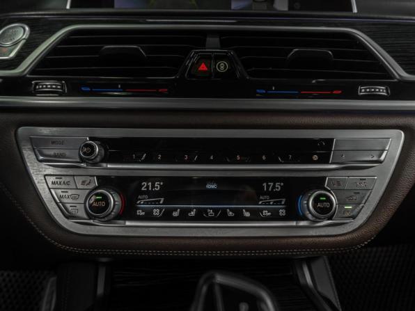 BMW 7 серии VI (G11/G12) Рестайлинг с пробегом 2019 года, цена 6 299 000 рублей, 92946 км, седан, Автокод Объявления