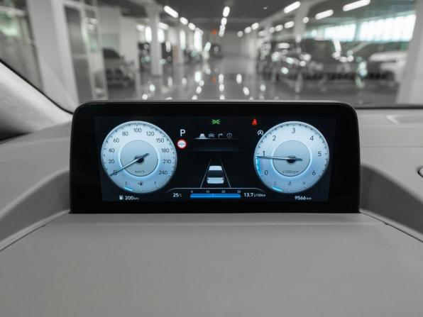 Hyundai Staria I с пробегом 2025 года, цена 8 050 000 рублей, 9570 км, минивэн, Автокод Объявления