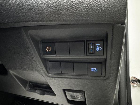 Toyota Yaris IV с пробегом 2021 года, цена 1 380 000 рублей, 103149 км, хэтчбек, Автокод Объявления