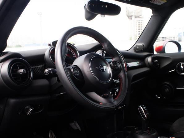 Mini Hatch III (F55/F56) Рестайлинг с пробегом 2020 года, цена 2 950 000 рублей, 66950 км, хэтчбек, Автокод Объявления