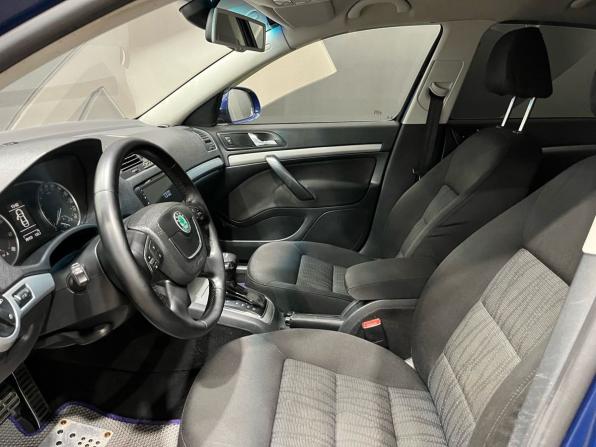 Skoda Octavia II (A5) Рестайлинг с пробегом 2011 года, цена 739 000 рублей, 178140 км, лифтбек, Автокод Объявления