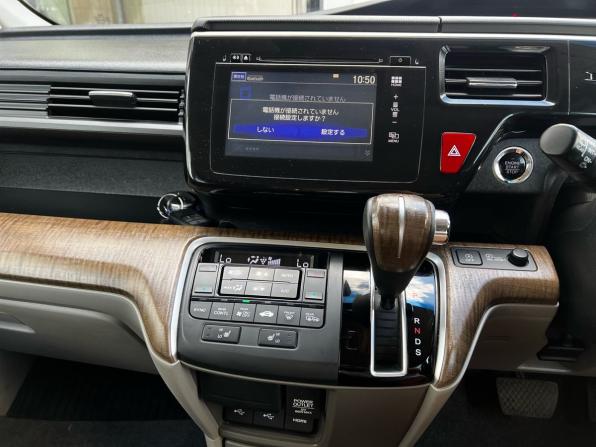 Honda Stepwgn V с пробегом 2015 года, цена 1 777 000 рублей, 174109 км, минивэн, Автокод Объявления
