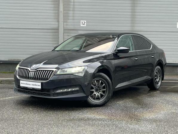 Skoda Superb III Рестайлинг с пробегом 2021 года, цена 2 099 000 рублей, 139031 км, лифтбек, Автокод Объявления