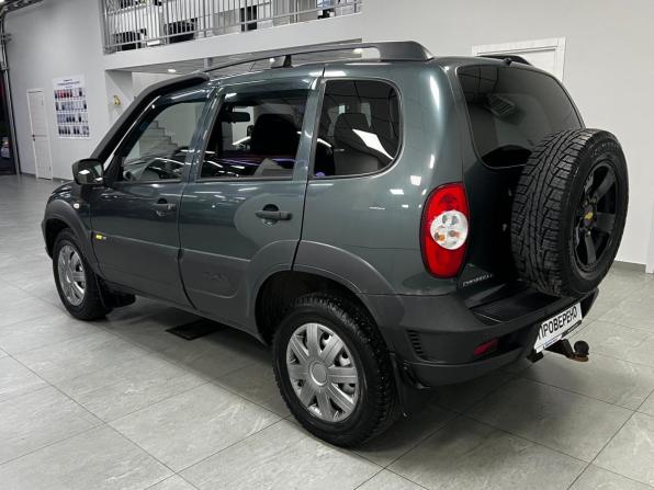 Chevrolet Niva I Рестайлинг с пробегом 2017 года, цена 730 000 рублей, 135650 км, внедорожник, Автокод Объявления