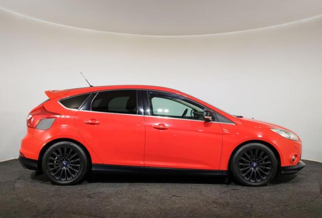 Ford Focus III с пробегом 2014 года, цена 870 000 рублей, 215088 км, хэтчбек, Автокод Объявления