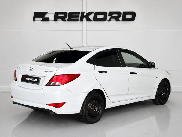 Hyundai Solaris I Рестайлинг с пробегом 2015 года, цена 639 000 рублей, 172105 км, седан, Автокод Объявления
