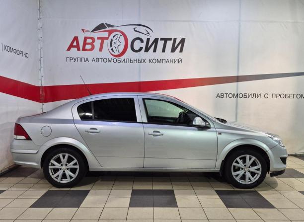 Opel Astra H Рестайлинг с пробегом 2013 года, цена 549 000 рублей, 288000 км, седан, Автокод Объявления