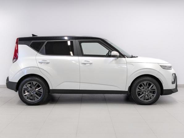 Kia Soul III с пробегом 2022 года, цена 2 400 000 рублей, 44402 км, хэтчбек, Автокод Объявления