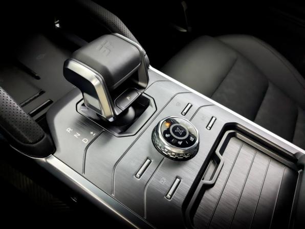 JETOUR T2 с пробегом 2024 года, цена 3 350 000 рублей, 60092 км, внедорожник, Автокод Объявления