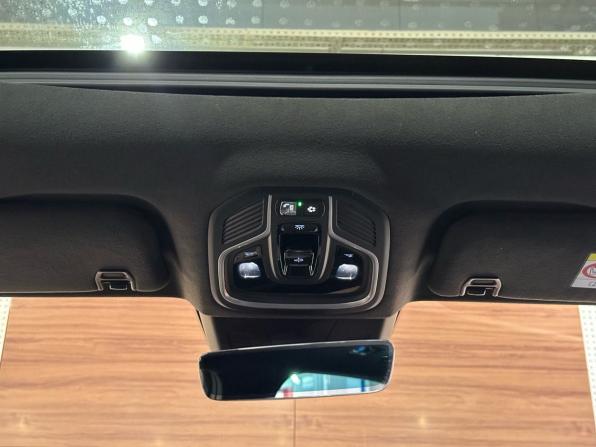 Geely Monjaro I с пробегом 2023 года, цена 2 999 990 рублей, 47745 км, внедорожник, Автокод Объявления