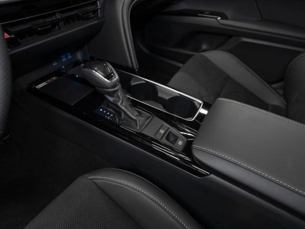 Toyota Camry IX (XV80) China Market с пробегом 2026 года, цена 4 400 000 рублей, 50 км, седан, Автокод Объявления