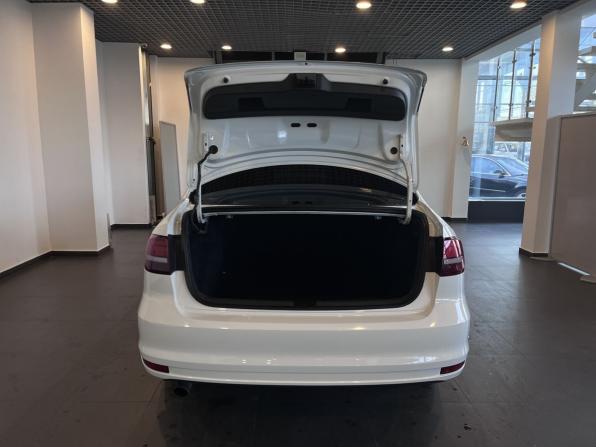 Volkswagen Jetta VI Рестайлинг с пробегом 2017 года, цена 1 310 000 рублей, 179834 км, седан, Автокод Объявления