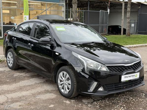 Kia Rio IV Рестайлинг с пробегом 2021 года, цена 1 380 000 рублей, 53049 км, седан, Автокод Объявления
