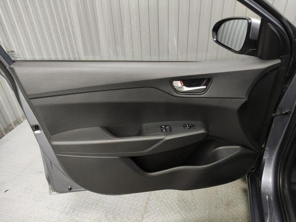 Hyundai Solaris II с пробегом 2017 года, цена 1 299 000 рублей, 96571 км, седан, Автокод Объявления