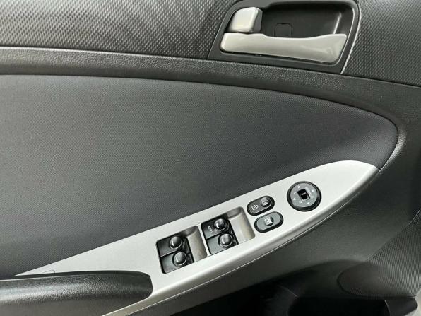 Hyundai Solaris I Рестайлинг с пробегом 2016 года, цена 892 000 рублей, 129200 км, седан, Автокод Объявления