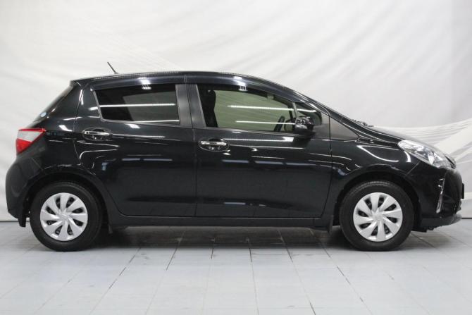 Toyota Vitz III (XP130) Рестайлинг с пробегом 2018 года, цена 899 000 рублей, 109843 км, хэтчбек, Автокод Объявления