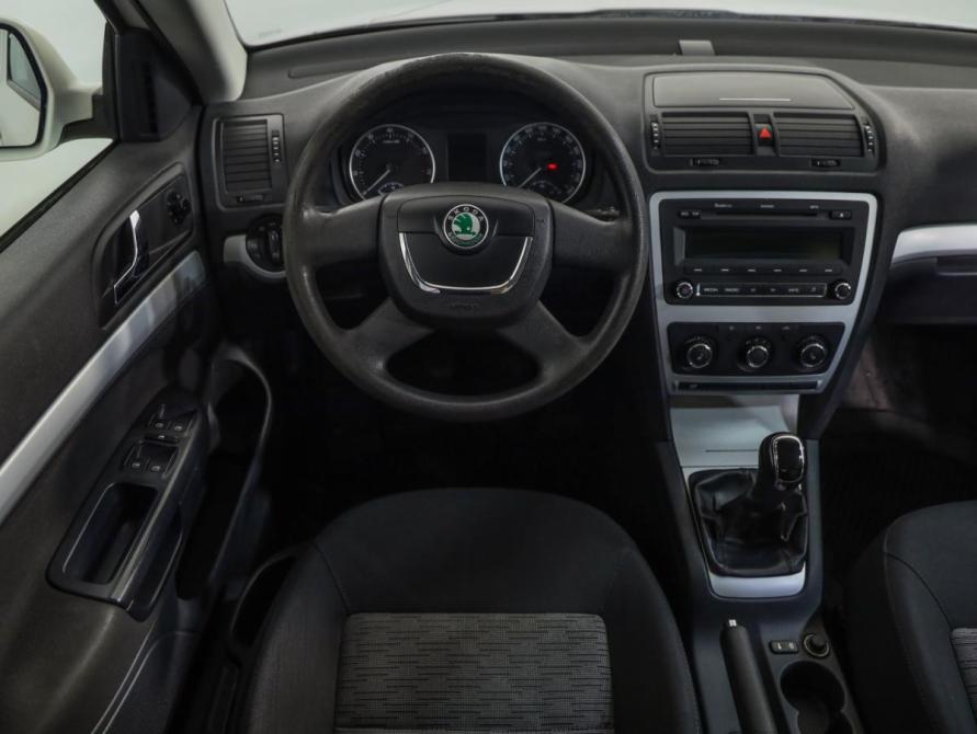 Skoda Octavia II (A5) Рестайлинг Санкт-Петербург  - изображение 10