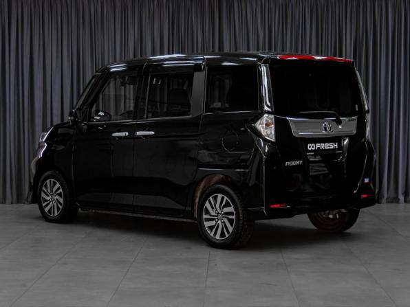 Toyota Roomy I Рестайлинг с пробегом 2021 года, цена 1 399 000 рублей, 104774 км, микровэн, Автокод Объявления