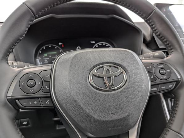 Toyota RAV4 V (XA50) с пробегом 2025 года, цена 4 500 000 рублей, 1732 км, внедорожник, Автокод Объявления