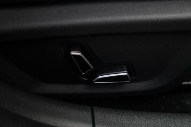 Changan UNI-V I с пробегом 2024 года, цена 2 499 000 рублей, 16031 км, лифтбек, Автокод Объявления
