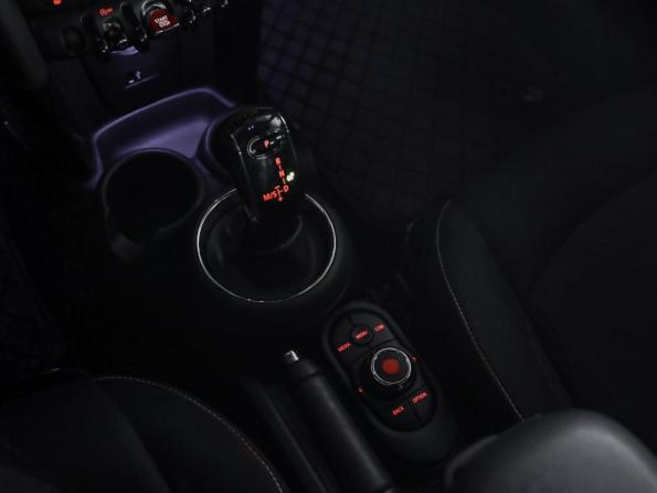 Mini Hatch III (F55/F56) Рестайлинг с пробегом 2020 года, цена 2 099 000 рублей, 44765 км, хэтчбек, Автокод Объявления