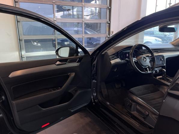Volkswagen Passat B8 с пробегом 2018 года, цена 1 845 000 рублей, 305313 км, универсал, Автокод Объявления