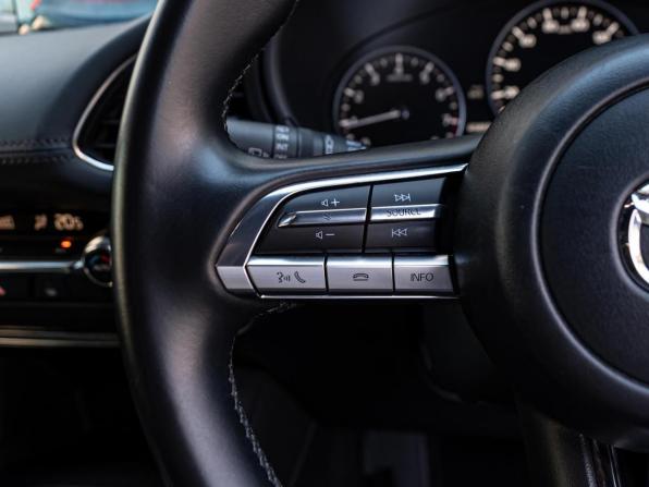 Mazda 3 IV (BP) с пробегом 2019 года, цена 1 770 000 рублей, 65897 км, хэтчбек, Автокод Объявления