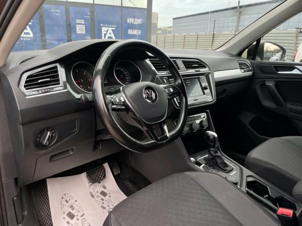 Volkswagen Tiguan II с пробегом 2018 года, цена 1 910 000 рублей, 198000 км, внедорожник, Автокод Объявления