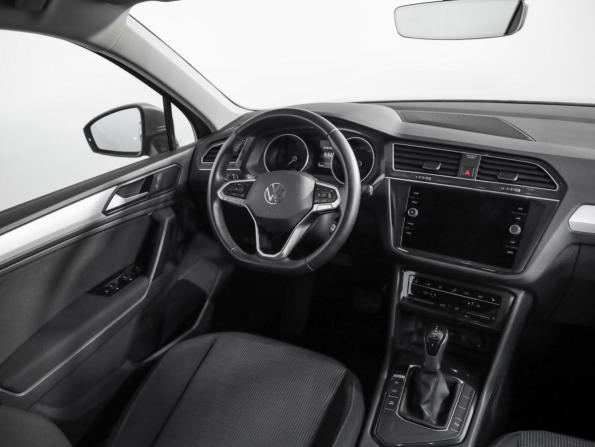 Volkswagen Tiguan II Рестайлинг с пробегом 2021 года, цена 2 569 000 рублей, 73728 км, внедорожник, Автокод Объявления