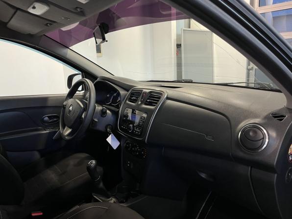 Renault Sandero II с пробегом 2017 года, цена 1 049 000 рублей, 105889 км, хэтчбек, Автокод Объявления