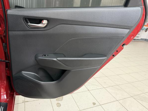 Hyundai Solaris II с пробегом 2017 года, цена 1 368 000 рублей, 109806 км, седан, Автокод Объявления