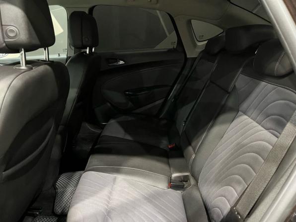 Opel Astra J Рестайлинг с пробегом 2013 года, цена 670 000 рублей, 144169 км, седан, Автокод Объявления