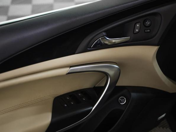 Opel Insignia I Рестайлинг с пробегом 2014 года, цена 1 299 000 рублей, 114349 км, универсал, Автокод Объявления