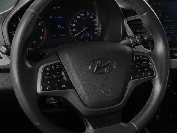 Hyundai Solaris II с пробегом 2019 года, цена 1 359 000 рублей, 134944 км, седан, Автокод Объявления