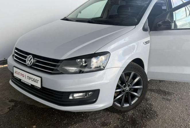 Volkswagen Polo V Рестайлинг с пробегом 2018 года, цена 1 349 000 рублей, 127456 км, седан, Автокод Объявления