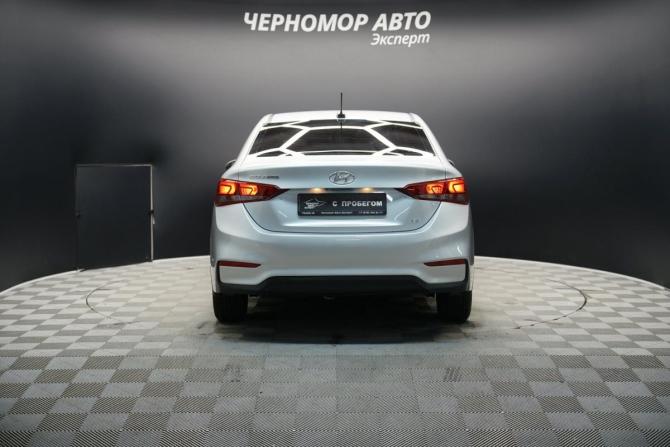 Hyundai Solaris II с пробегом 2018 года, цена 1 390 000 рублей, 120000 км, седан, Автокод Объявления