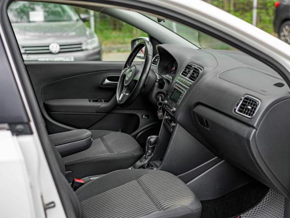 Volkswagen Polo V с пробегом 2013 года, цена 830 000 рублей, 156035 км, седан, Автокод Объявления