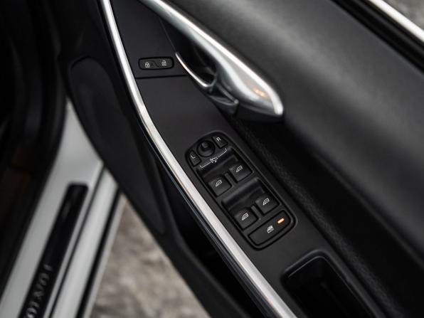 Volvo V60 I Рестайлинг с пробегом 2013 года, цена 1 300 000 рублей, 70000 км, универсал, Автокод Объявления