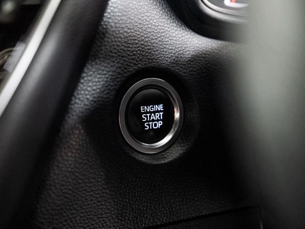 Toyota Corolla XII (E210) с пробегом 2019 года, цена 1 399 000 рублей, 116698 км, хэтчбек, Автокод Объявления