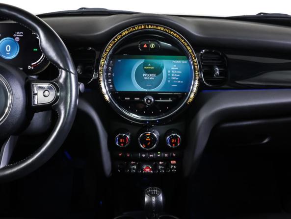 Mini Hatch III (F55/F56) Рестайлинг 2 с пробегом 2021 года, цена 3 038 310 рублей, 42029 км, хэтчбек, Автокод Объявления