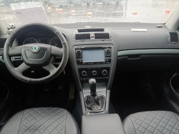 Skoda Octavia II (A5) Рестайлинг с пробегом 2011 года, цена 569 800 рублей, 214793 км, лифтбек, Автокод Объявления