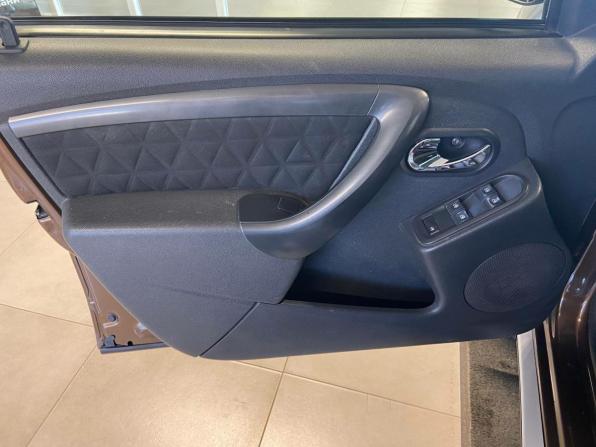 Renault Duster I Рестайлинг с пробегом 2016 года, цена 953 000 рублей, 208250 км, внедорожник, Автокод Объявления