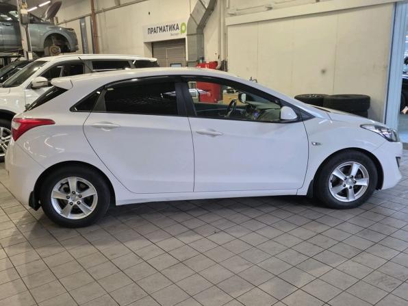 Hyundai i30 II с пробегом 2013 года, цена 945 000 рублей, 140032 км, хэтчбек, Автокод Объявления