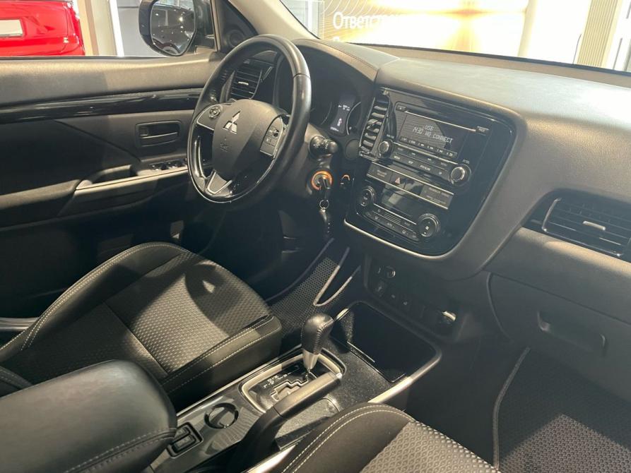 Mitsubishi Outlander III Рестайлинг 3 Екатеринбург  - изображение 16