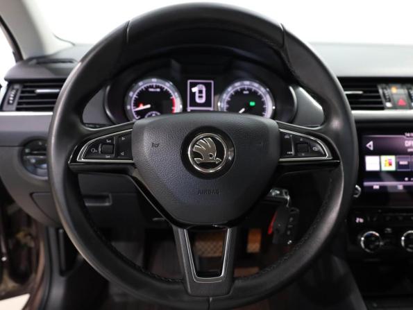Skoda Octavia III (A7) Рестайлинг с пробегом 2019 года, цена 1 969 000 рублей, 159803 км, лифтбек, Автокод Объявления